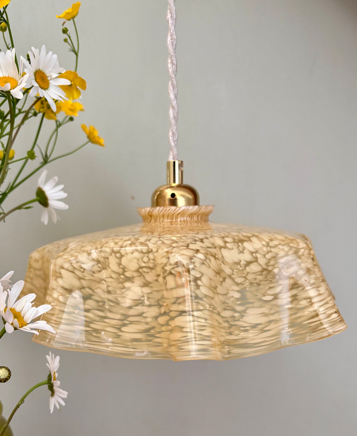 Suspension abat-jour vintage en verre de Clichy jaune