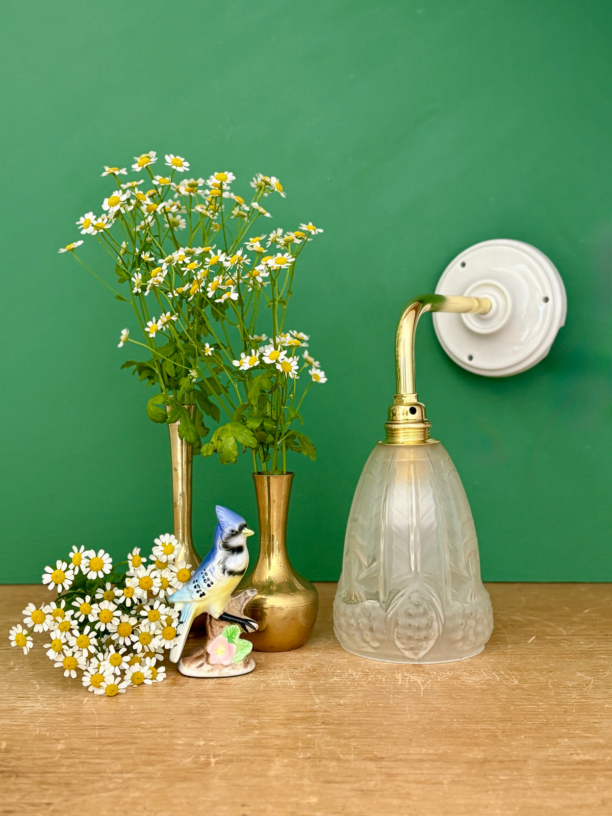 Applique coudée  tulipe vintage art déco en verre dépoli
