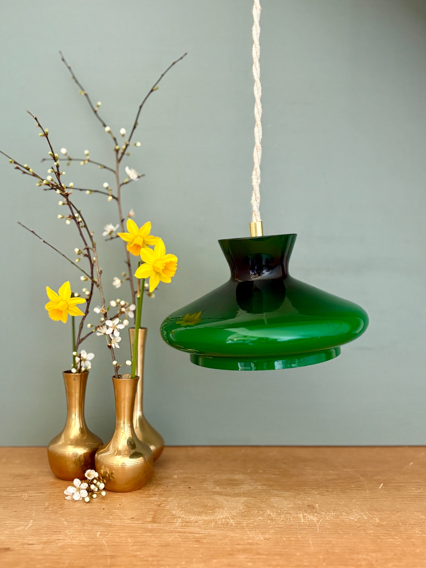 Suspension abat-jour vintage en opaline verte et blanche