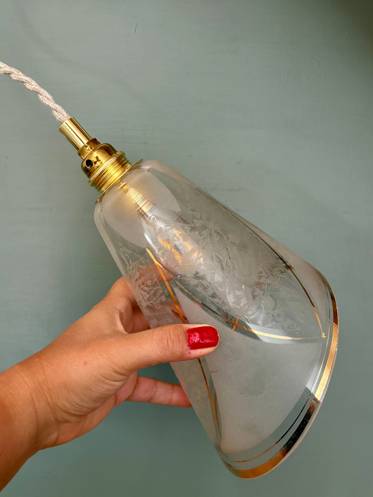 Suspension tulipe vintage art déco en verre transparent, blanc et doré