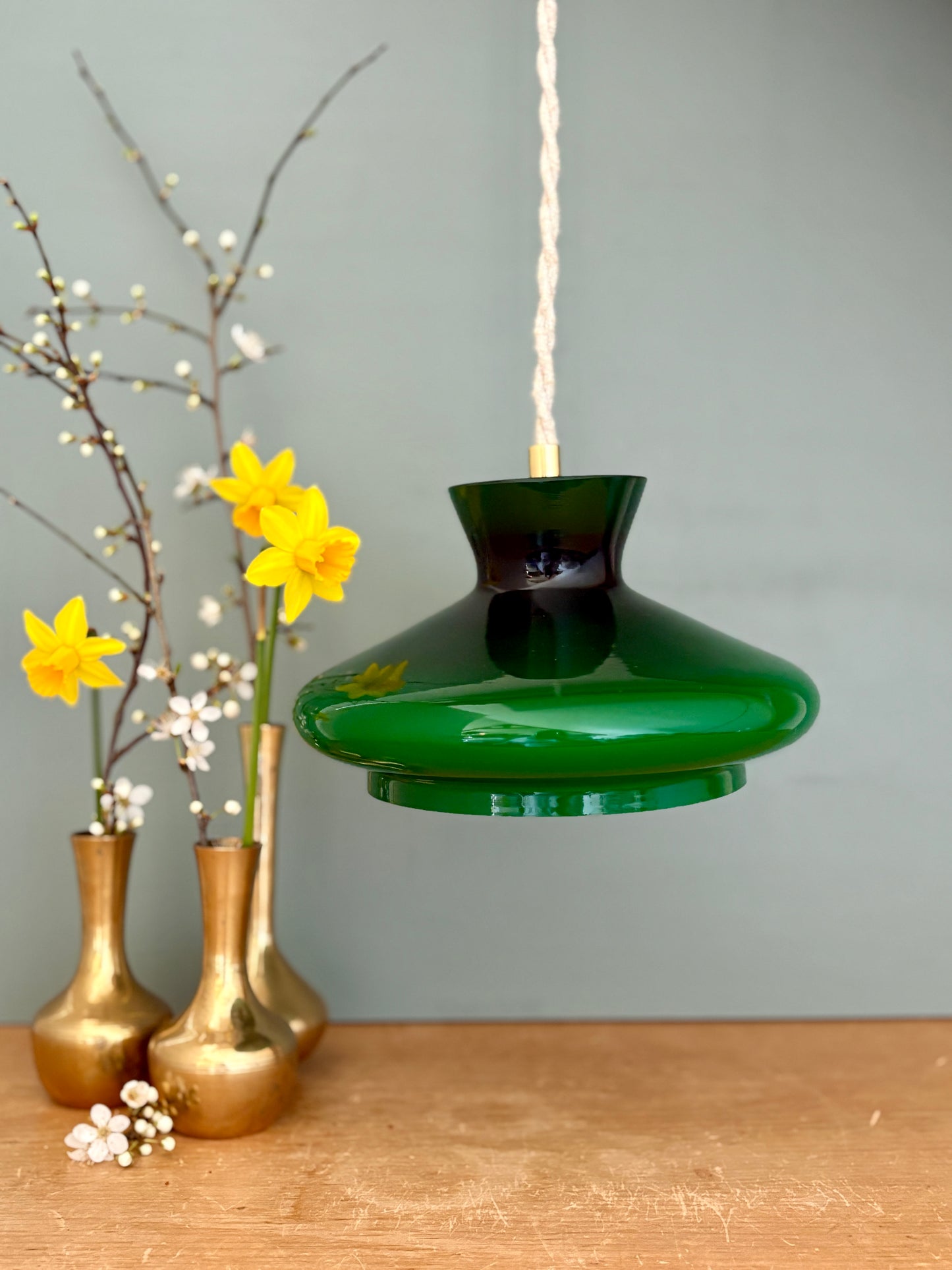 Suspension abat-jour vintage en opaline verte et blanche