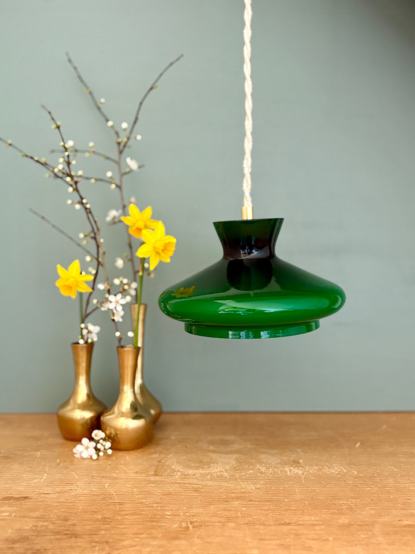 Suspension abat-jour vintage en opaline verte et blanche