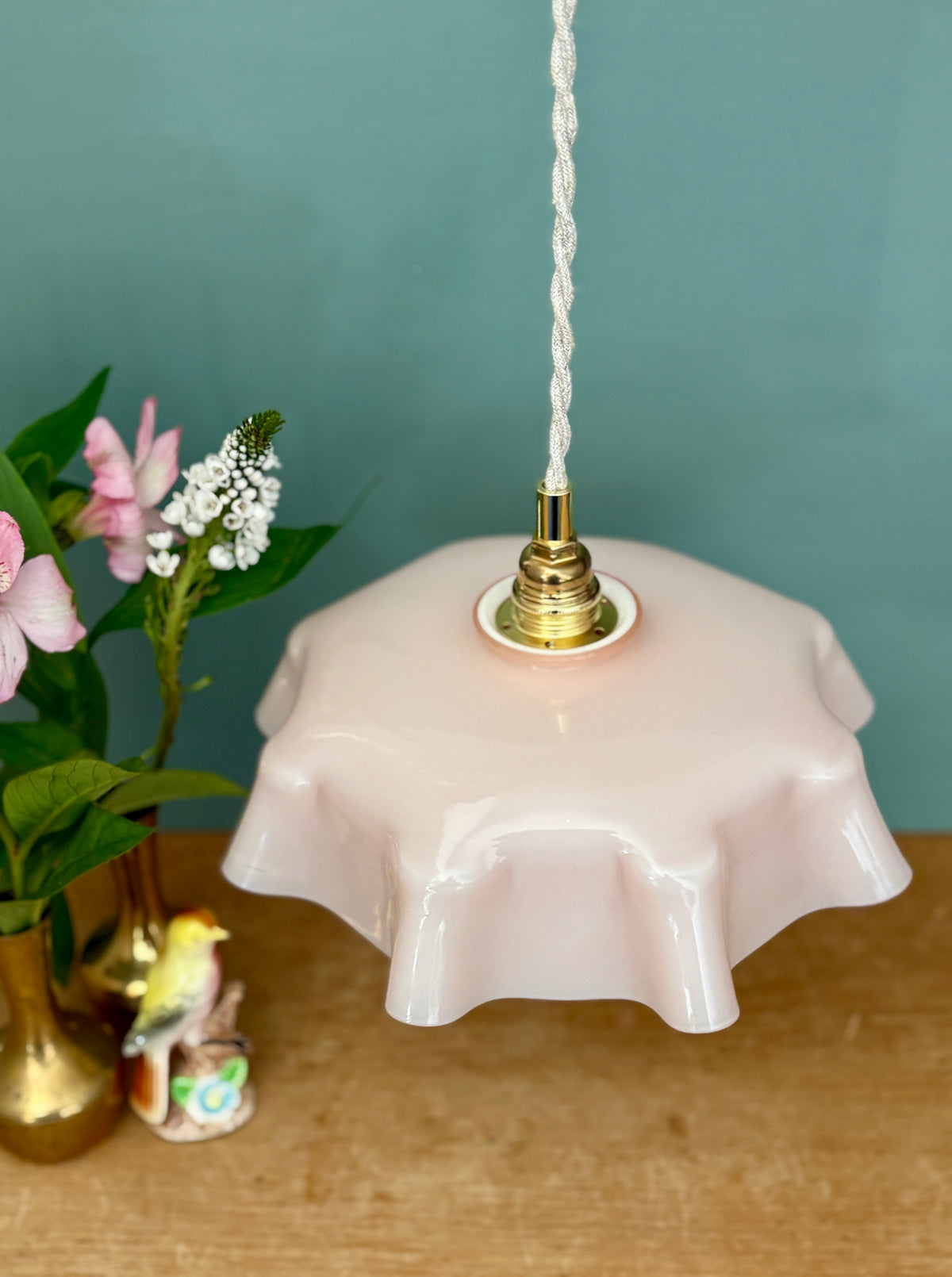 Suspension abat-jour vintage en opaline rose