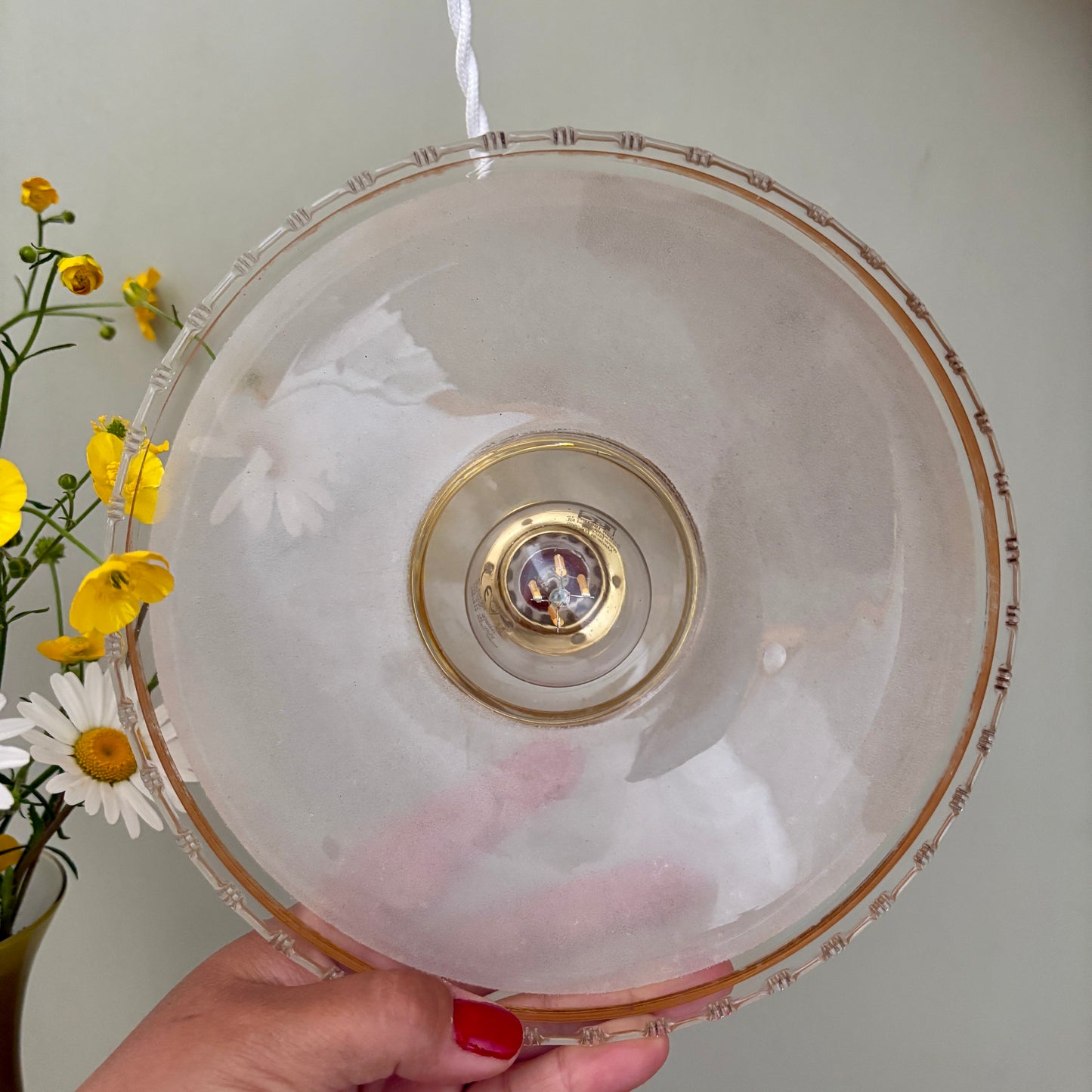 Suspension abat-jour ancien en verre granité blanc et doré