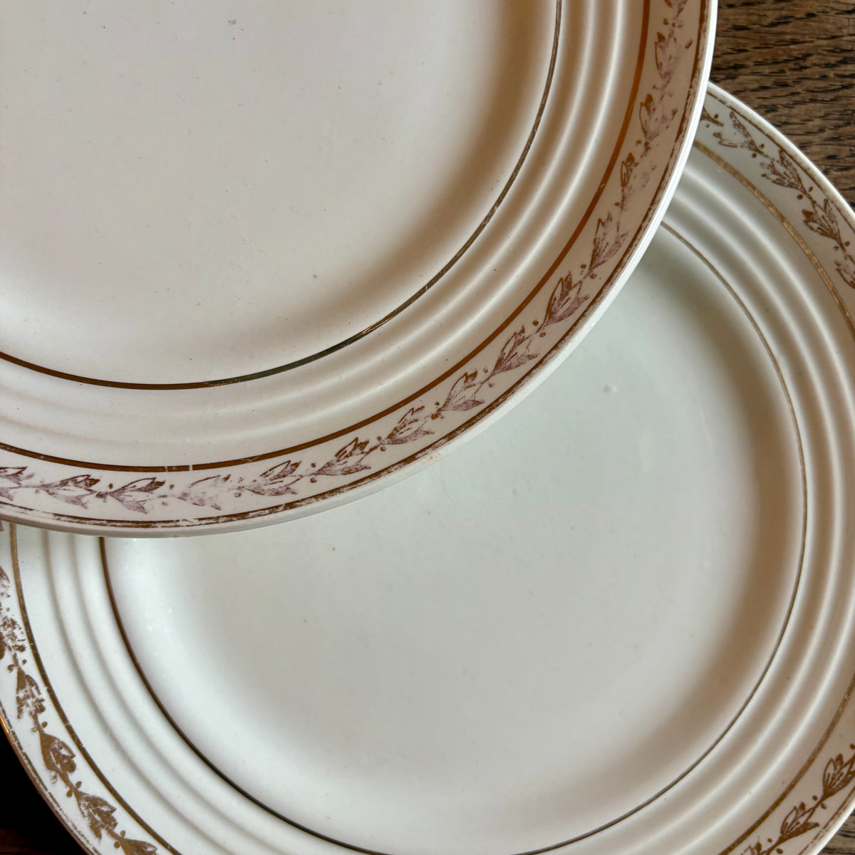 Lot de 12 assiettes à dessert vintage blanches et dorées Céranord