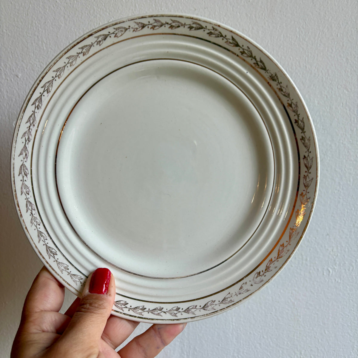 Lot de 12 assiettes à dessert vintage blanches et dorées Céranord