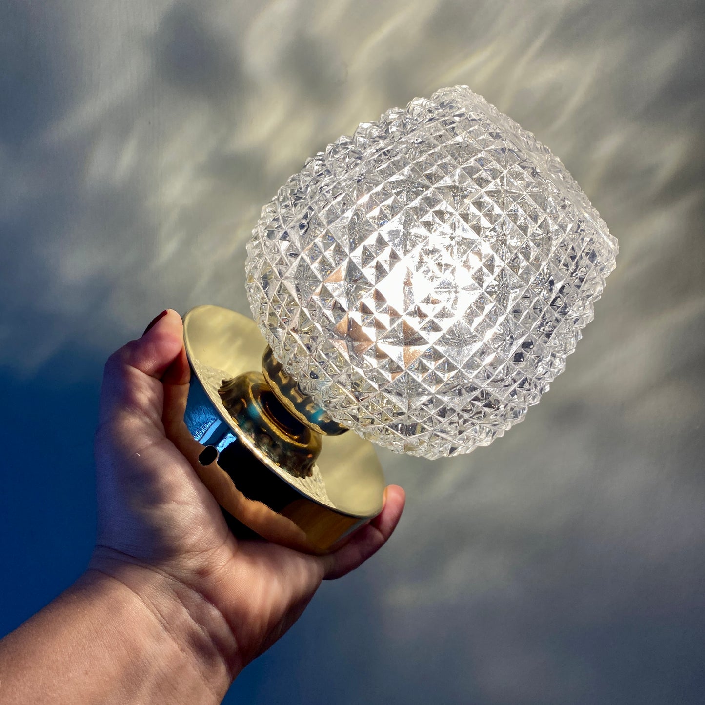 Applique ou plafonnier globe vitnage en verre pointe de diamant