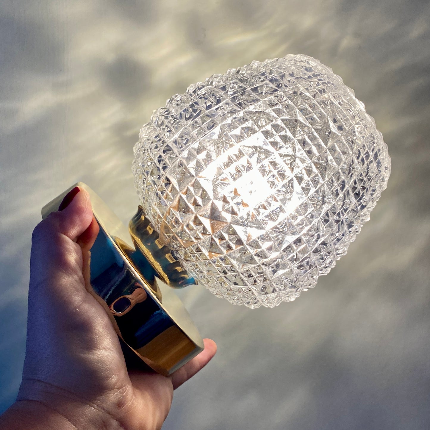 Applique ou plafonnier globe vitnage en verre pointe de diamant