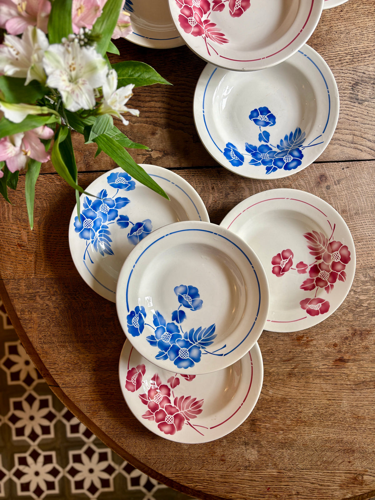Lot de 8 assiettes creuses vintage, Edmond de Saint Amand -