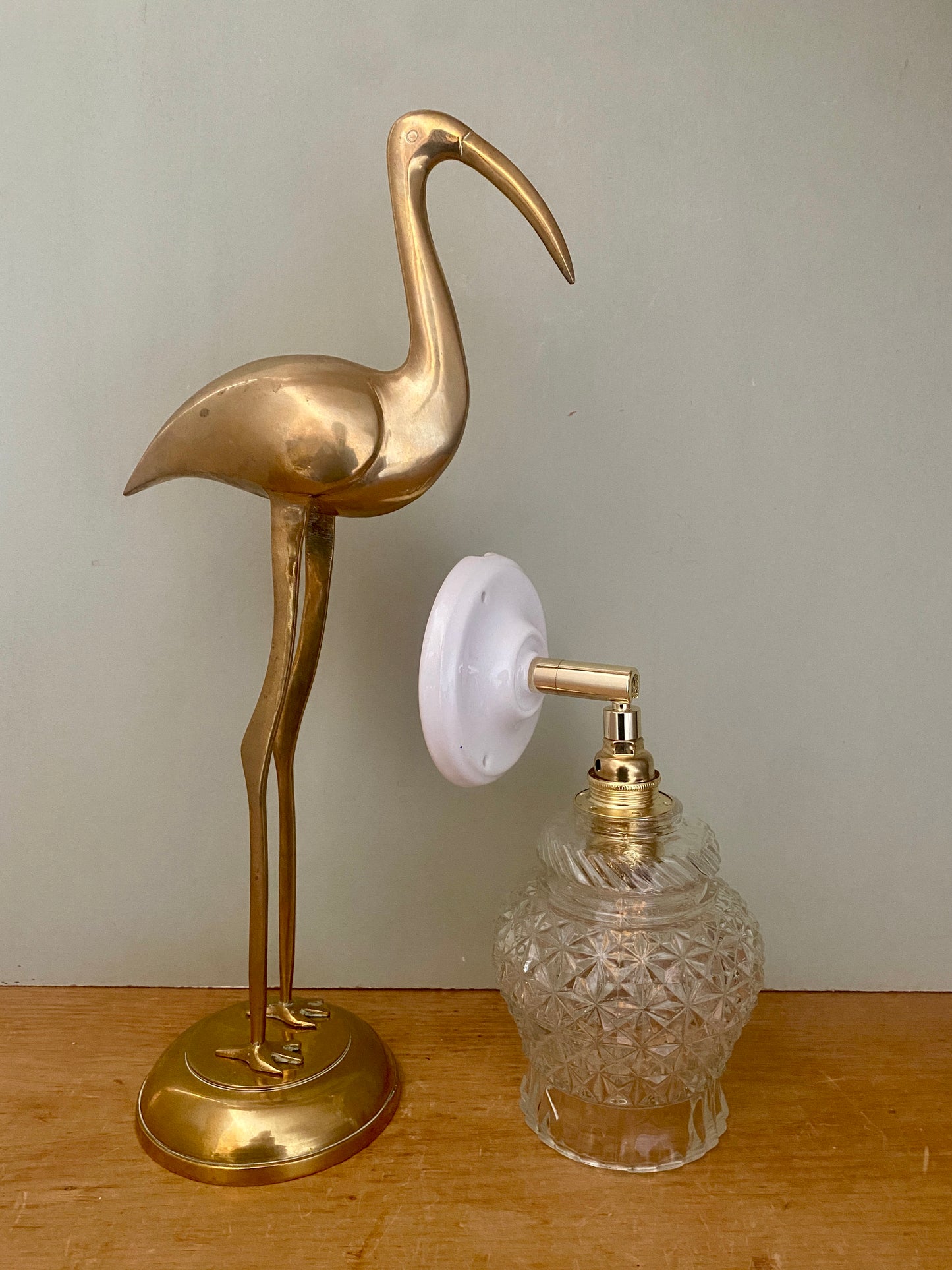 Applique tulipe vintage en verre ciselé