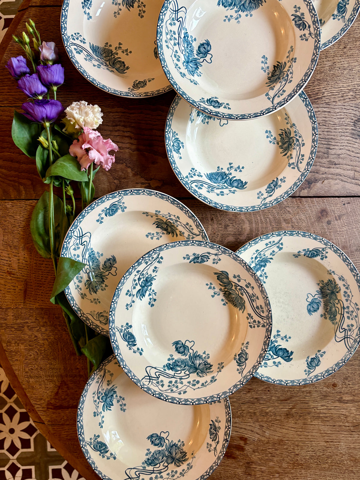 Lot de 8 assiettes creuses anciennes en terre de fer, Royat de Sarreguemines