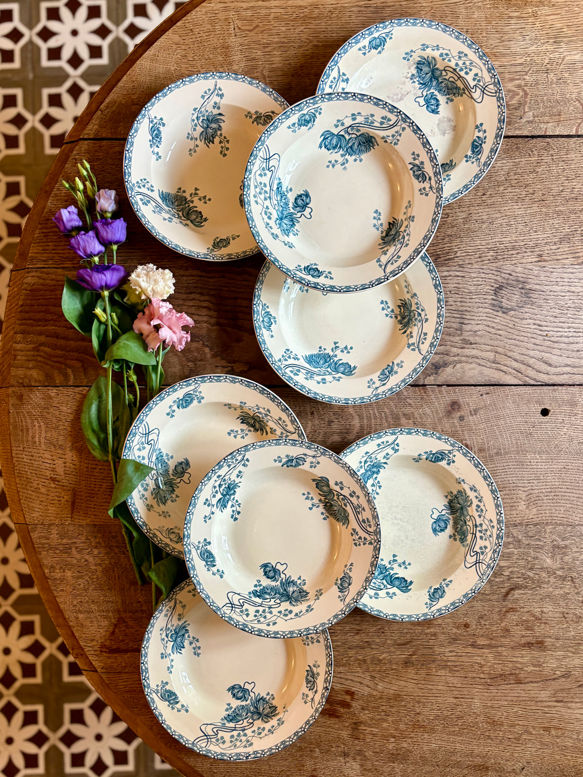 Lot de 8 assiettes creuses anciennes en terre de fer, Royat de Sarreguemines