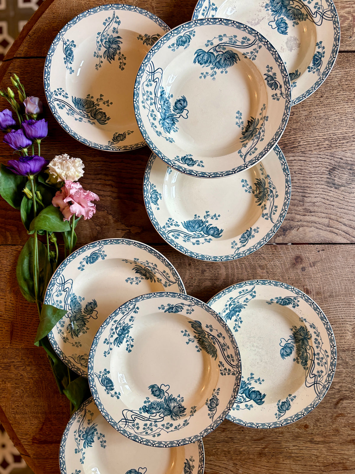 Lot de 8 assiettes creuses anciennes en terre de fer, Royat de Sarreguemines