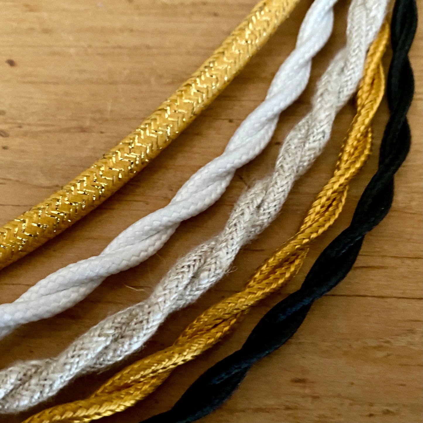 Suspension opaline blanche