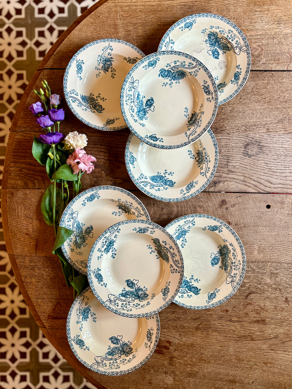Lot de 8 assiettes creuses anciennes en terre de fer, Royat de Sarreguemines