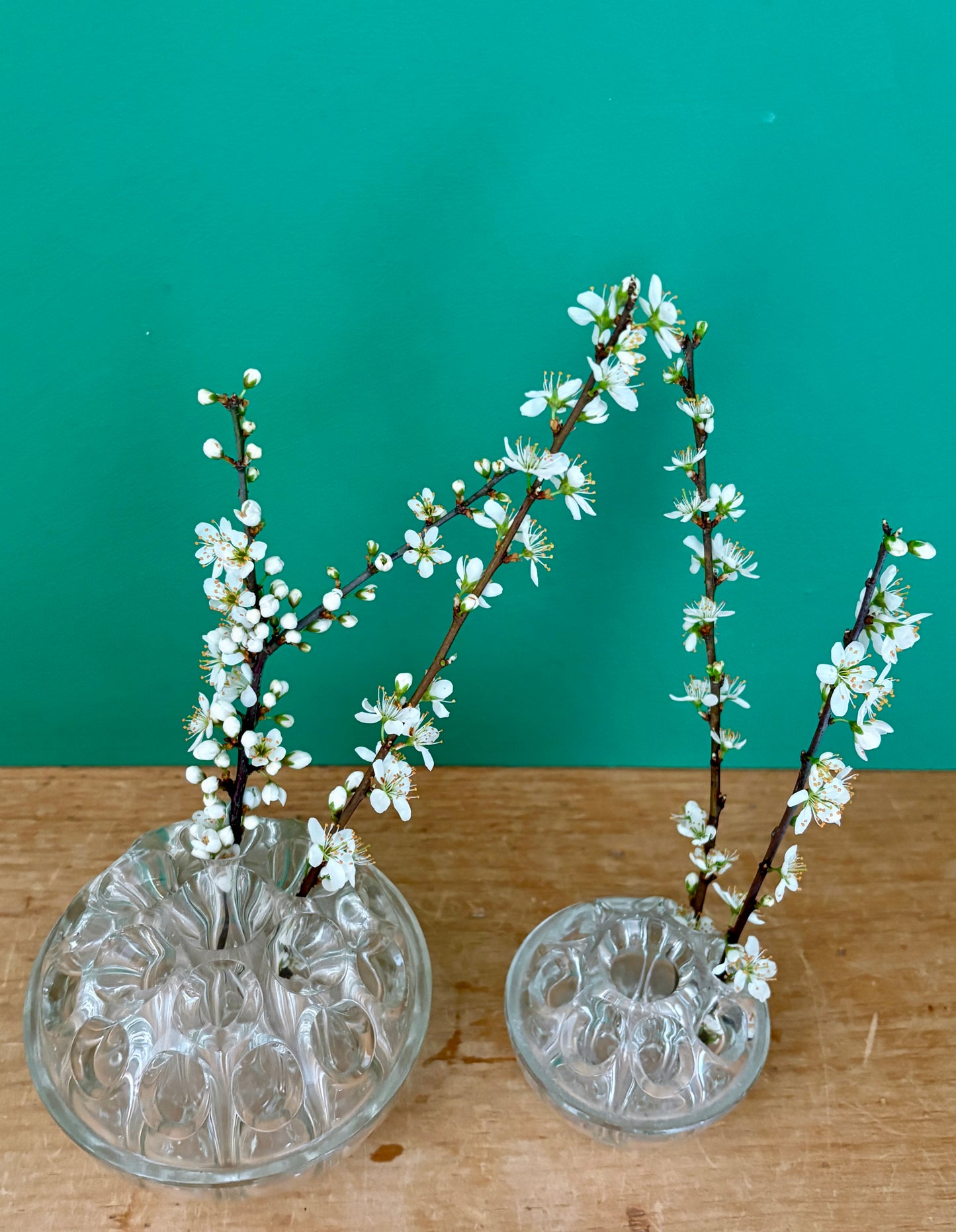 Lot de 2 pique-fleurs vintage en verre