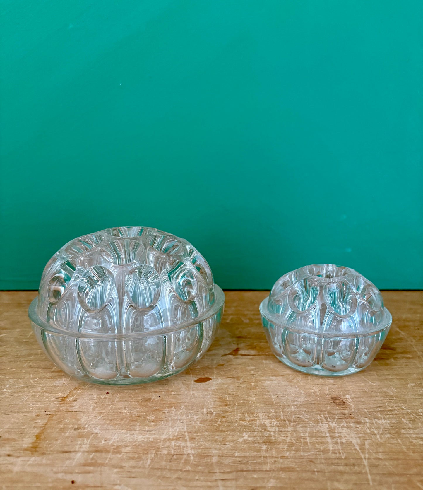 Lot de 2 pique-fleurs vintage en verre