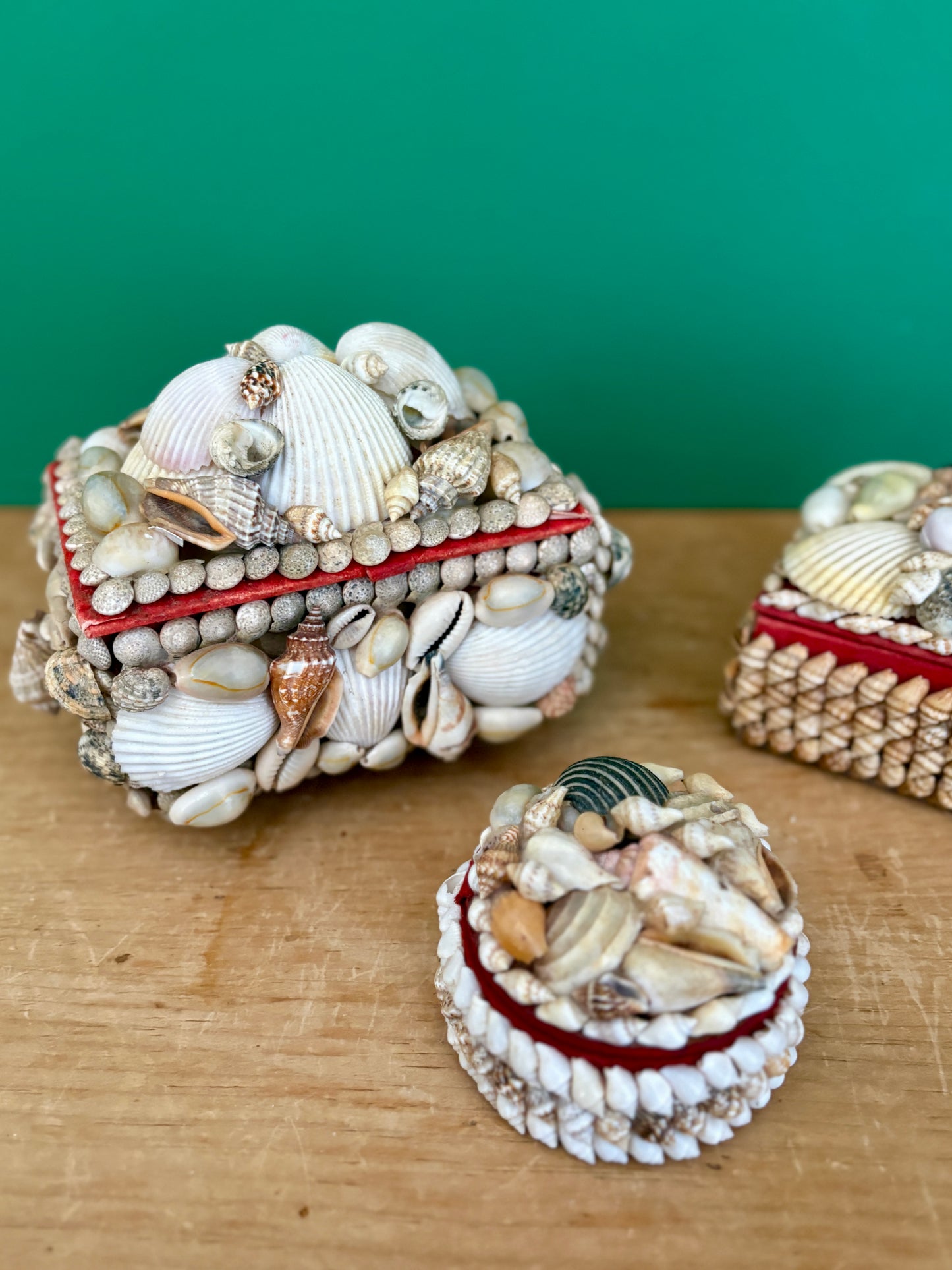 Lot de 3 Anciennes boîtes en coquillages