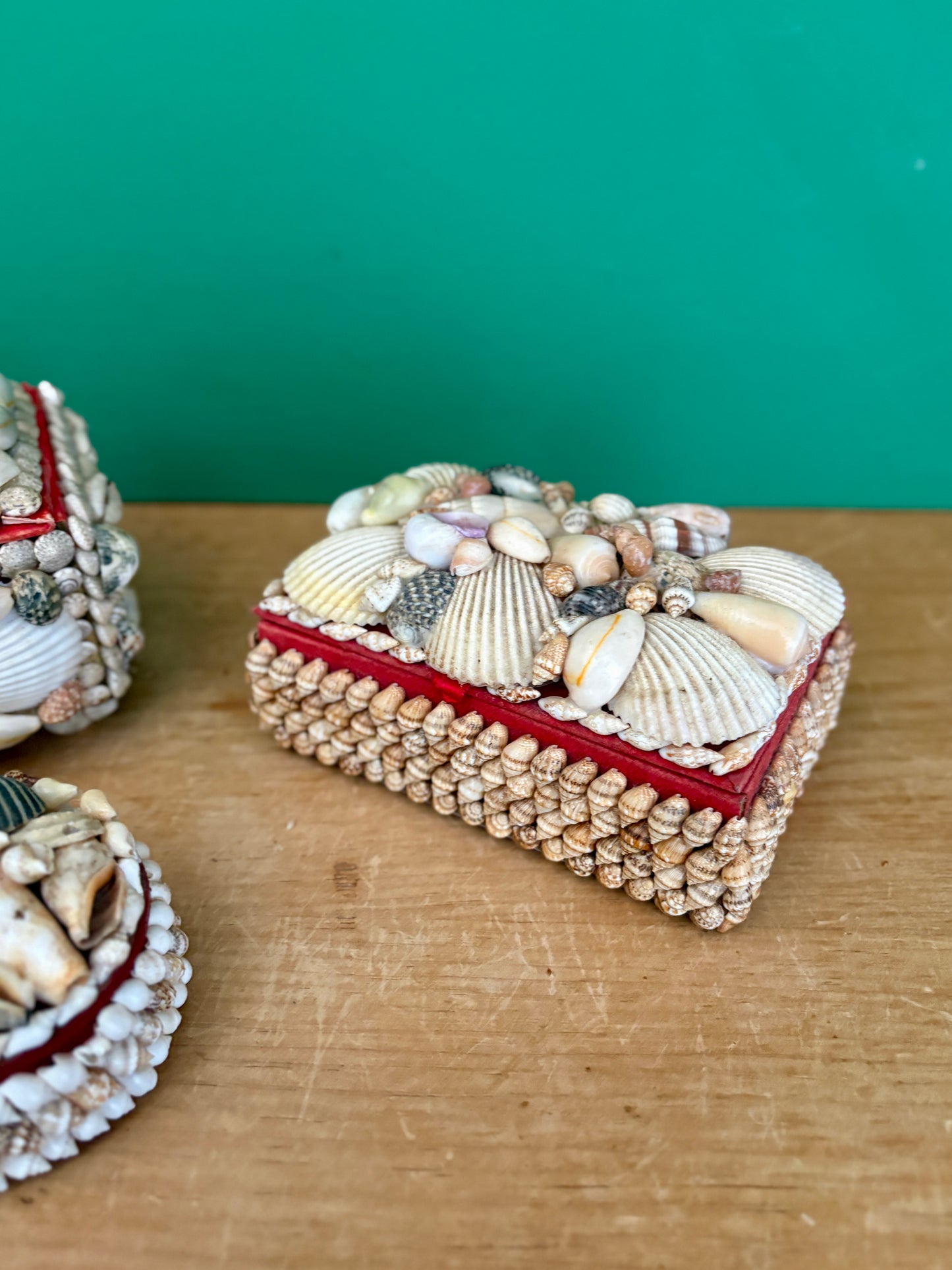 Lot de 3 Anciennes boîtes en coquillages