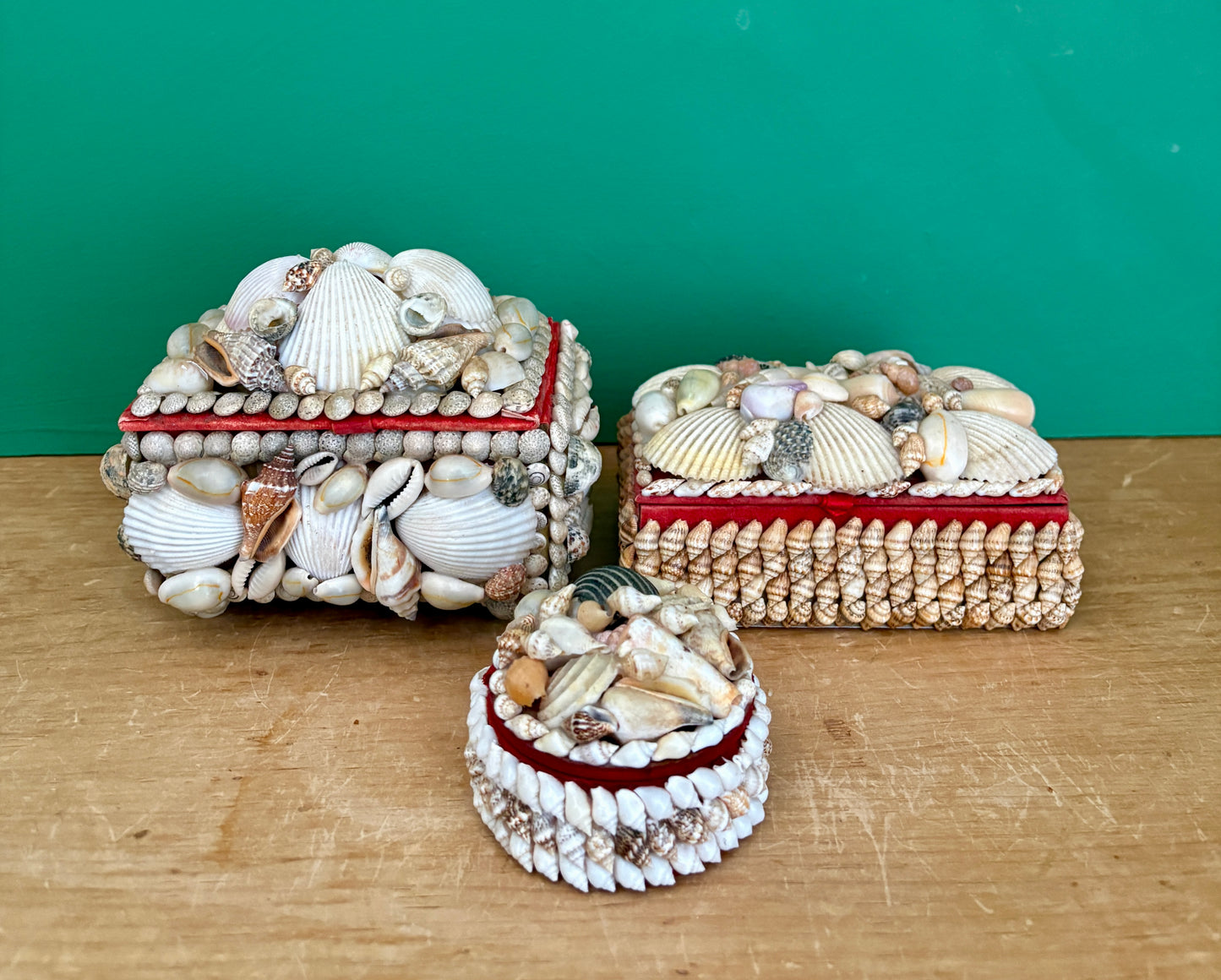 Lot de 3 Anciennes boîtes en coquillages