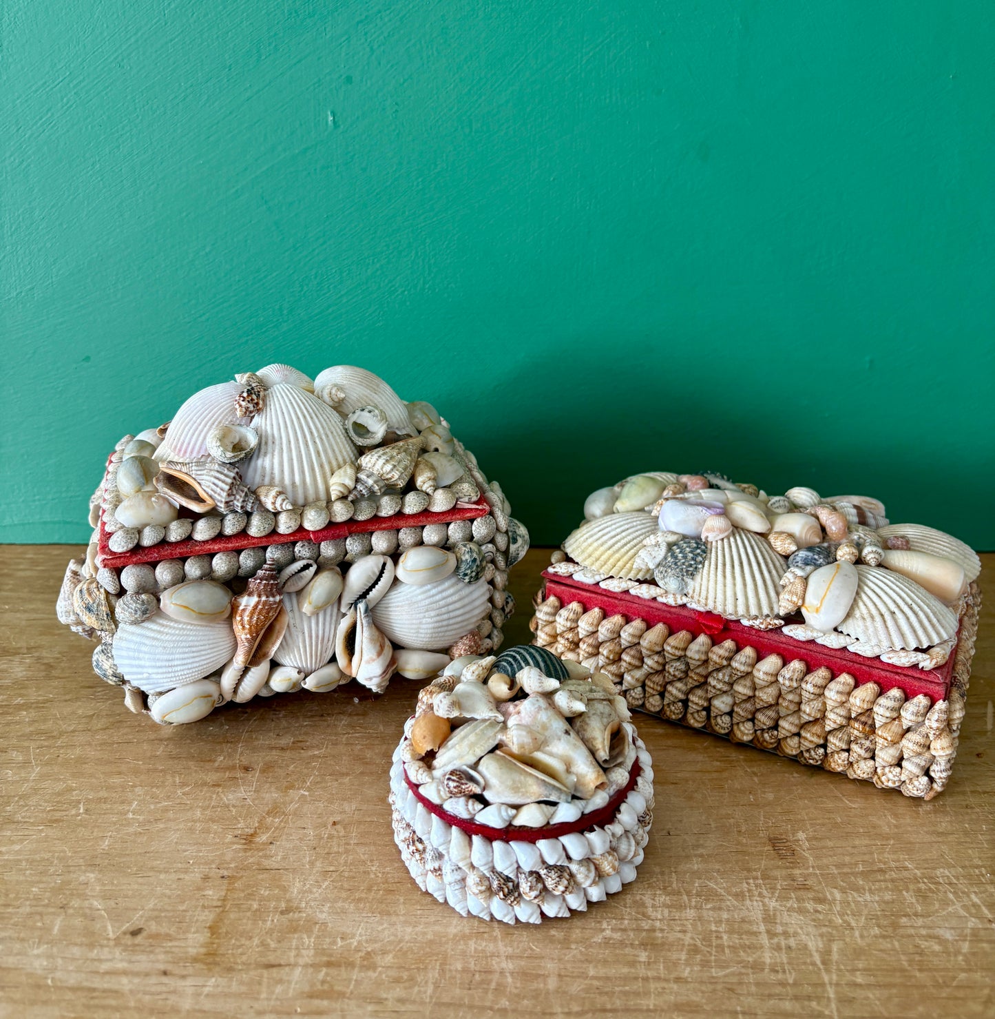 Lot de 3 Anciennes boîtes en coquillages