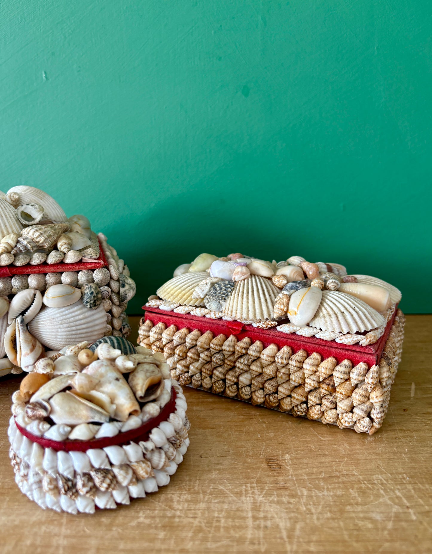 Lot de 3 Anciennes boîtes en coquillages