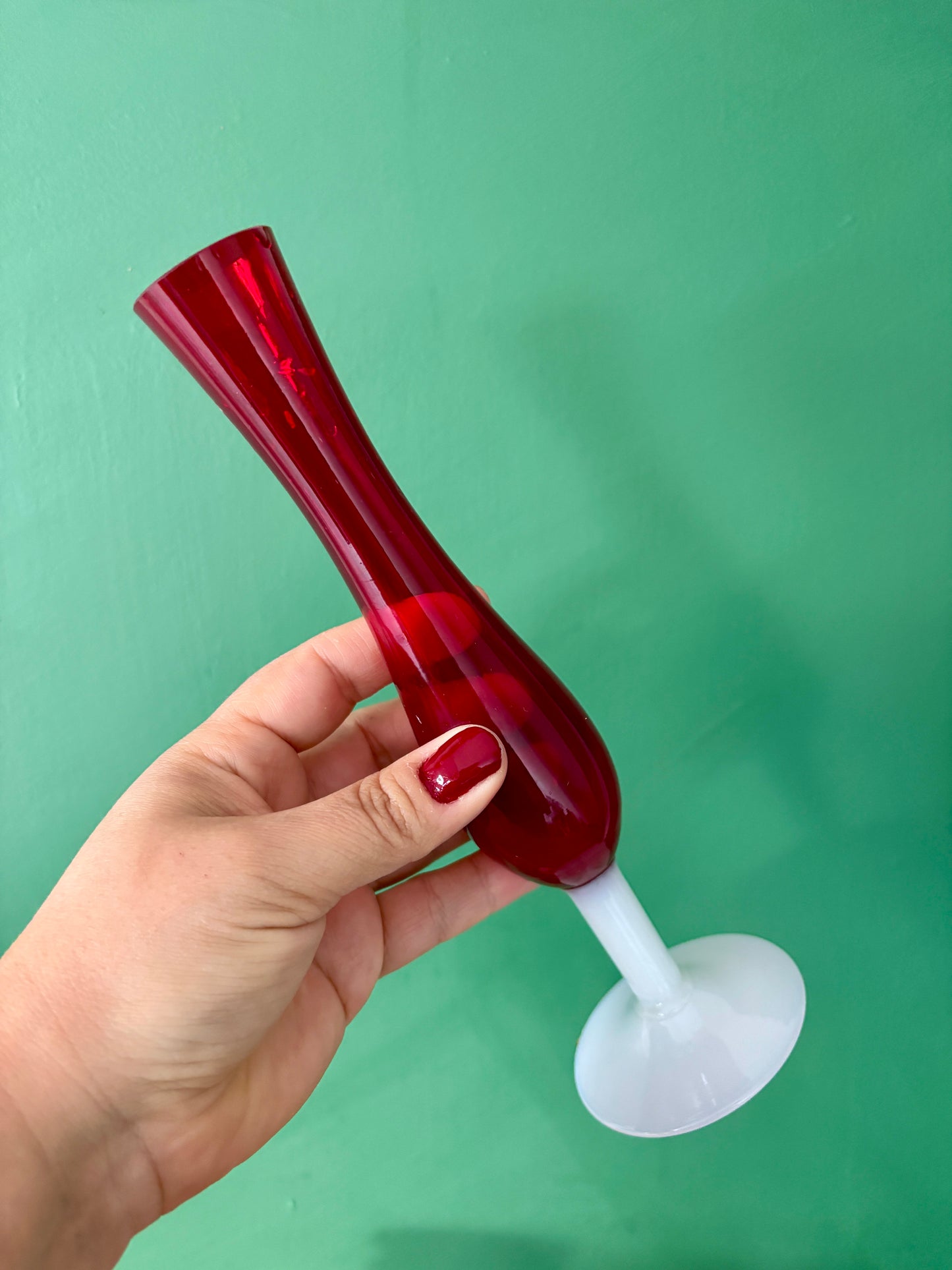 Lot de 5 vases/soliflores vintage en verre et opaline rose et rouge