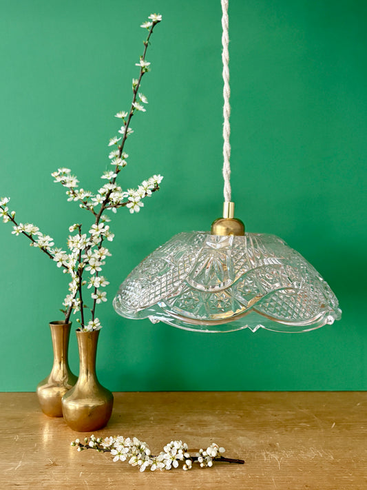 Suspension abat-jour vintage en verre travaillé - collection vaisselle -