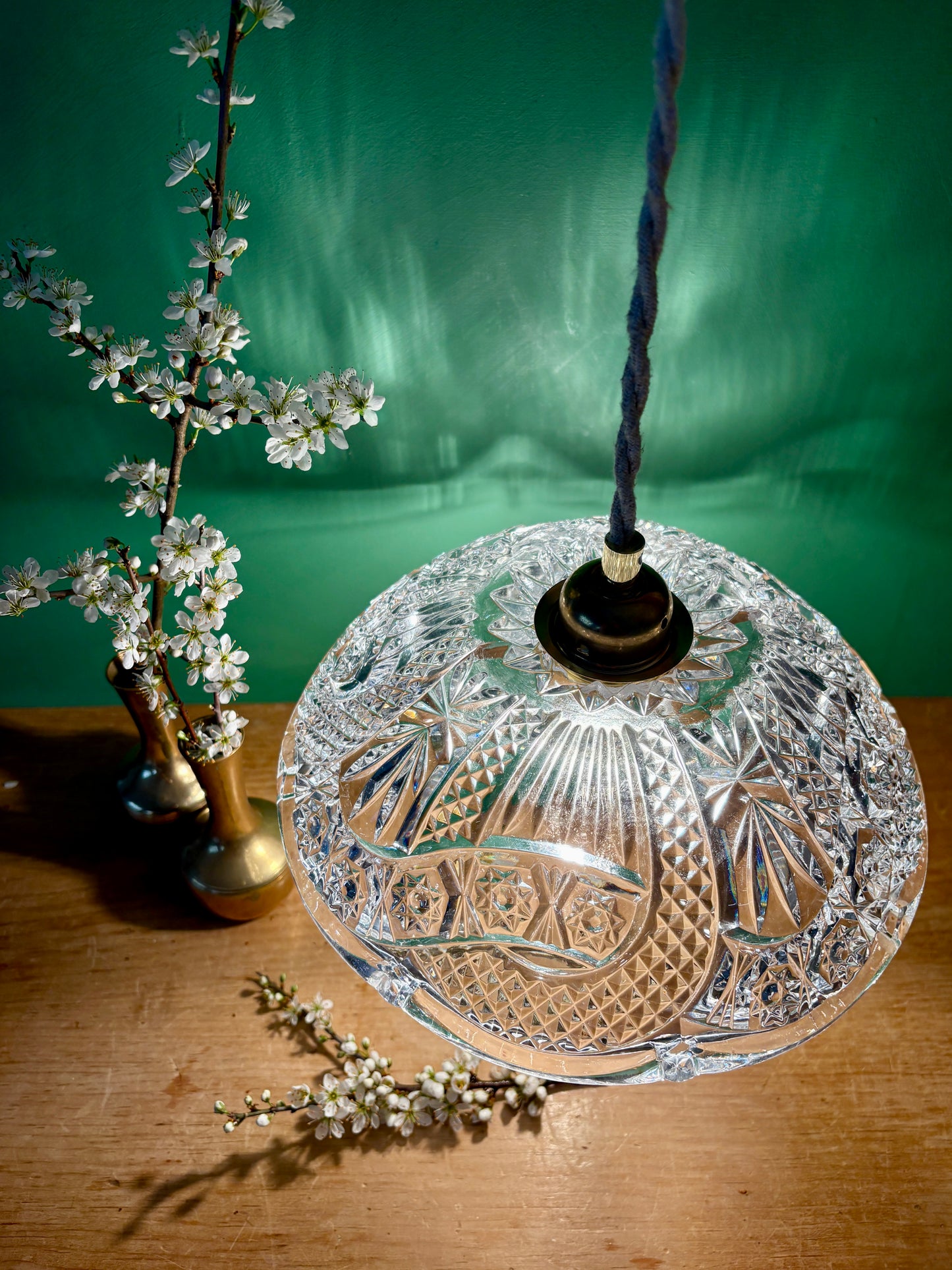 Suspension abat-jour vintage en verre travaillé - collection vaisselle -