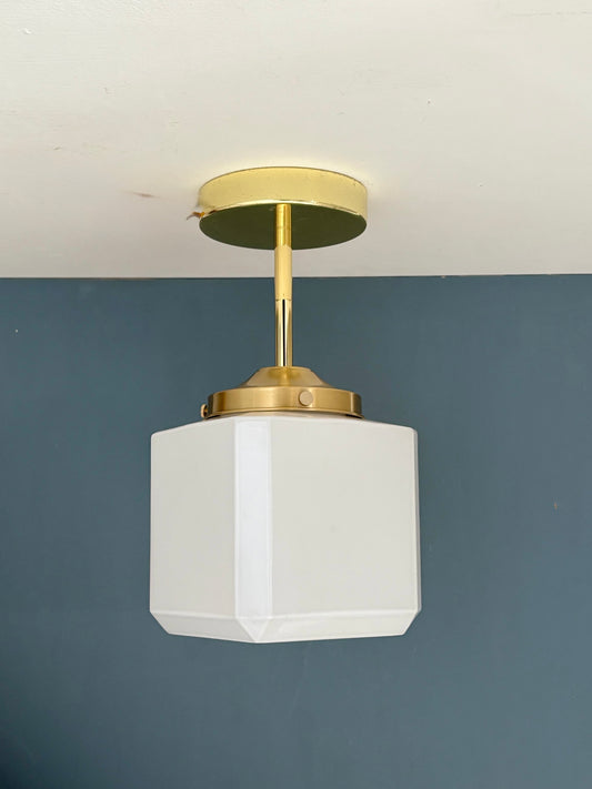 Suspension / plafonnier globe vintage carré en opaline blanche