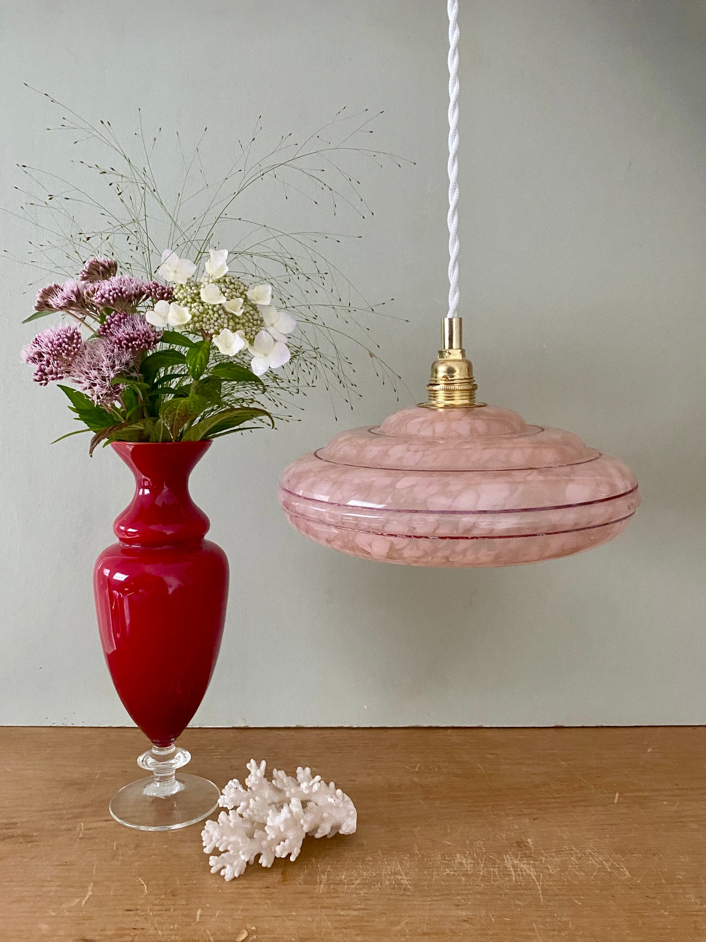 Suspension abat-jour vintage en verre de clichy rose