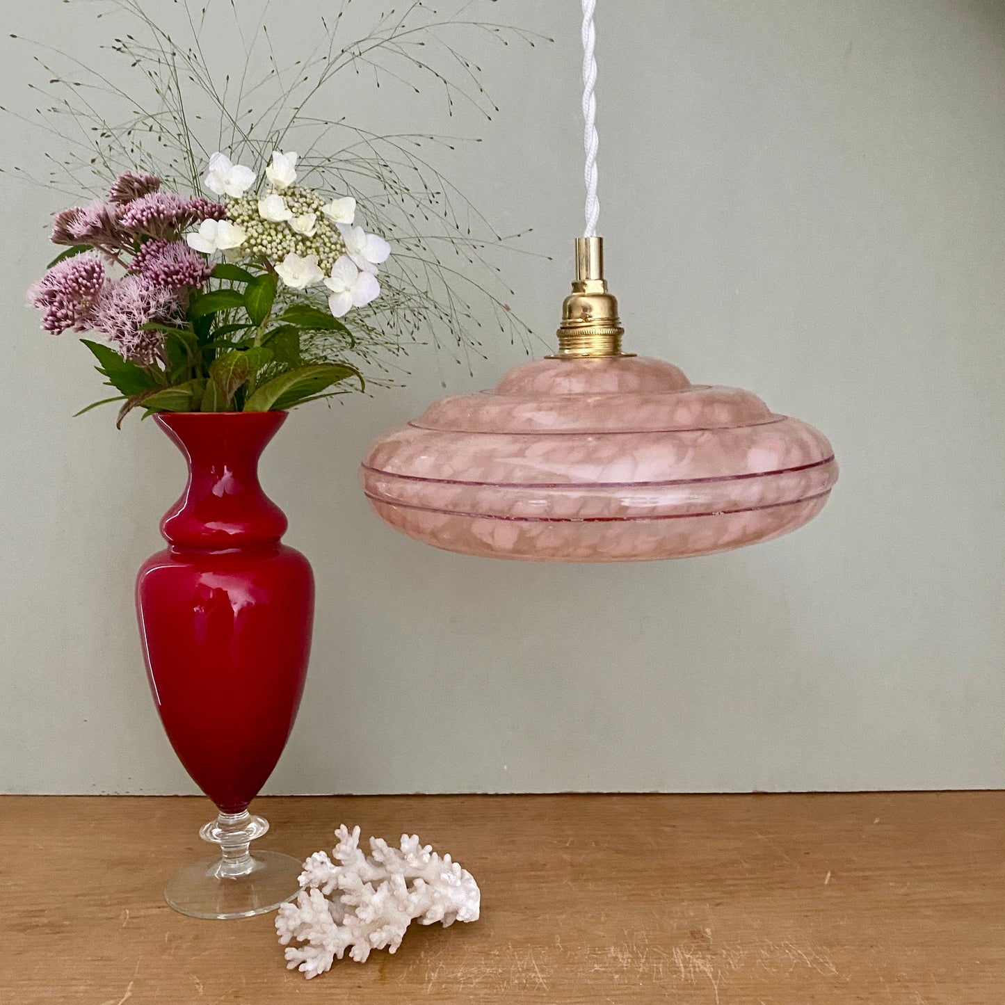 Suspension abat-jour vintage en verre de clichy rose