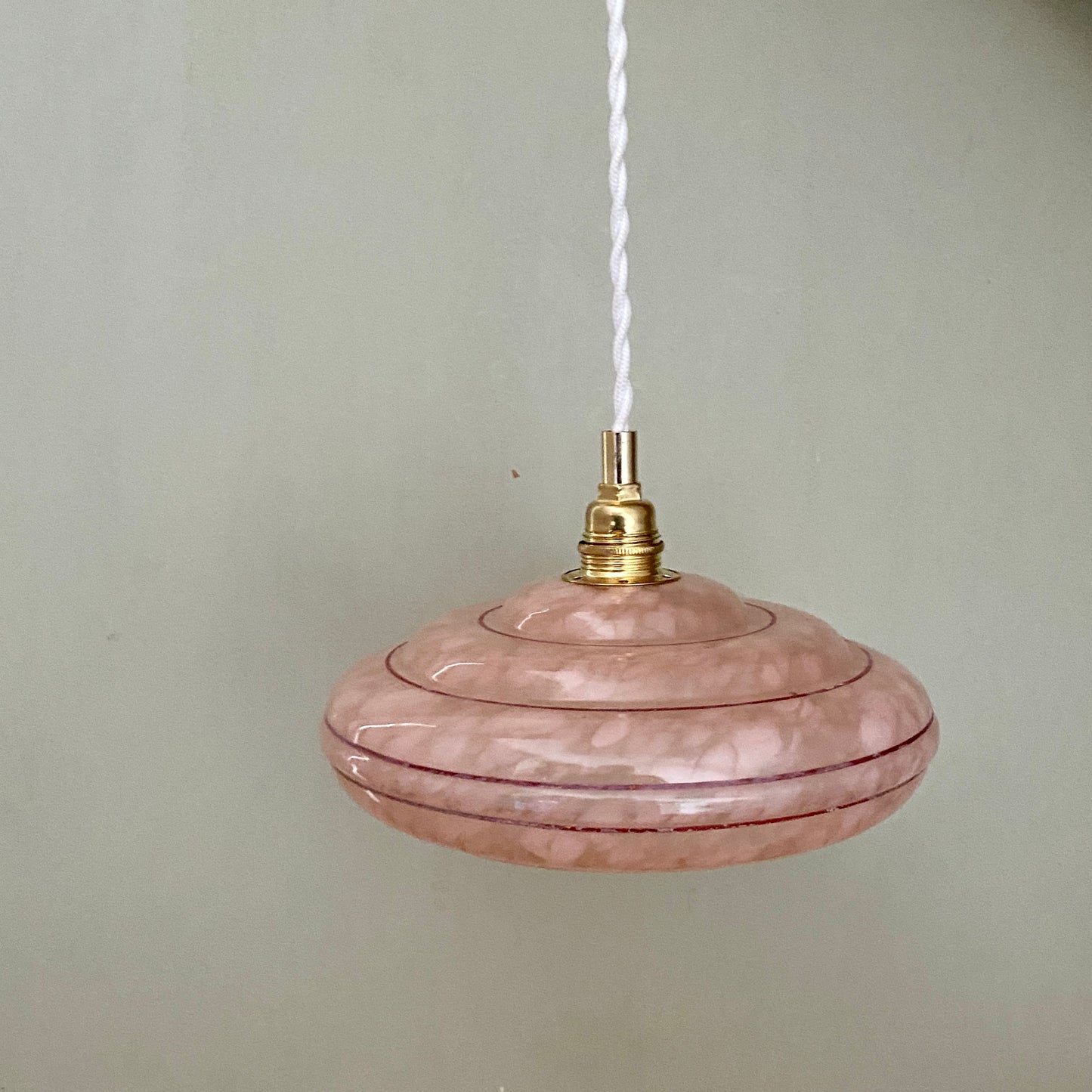 Suspension abat-jour vintage en verre de clichy rose