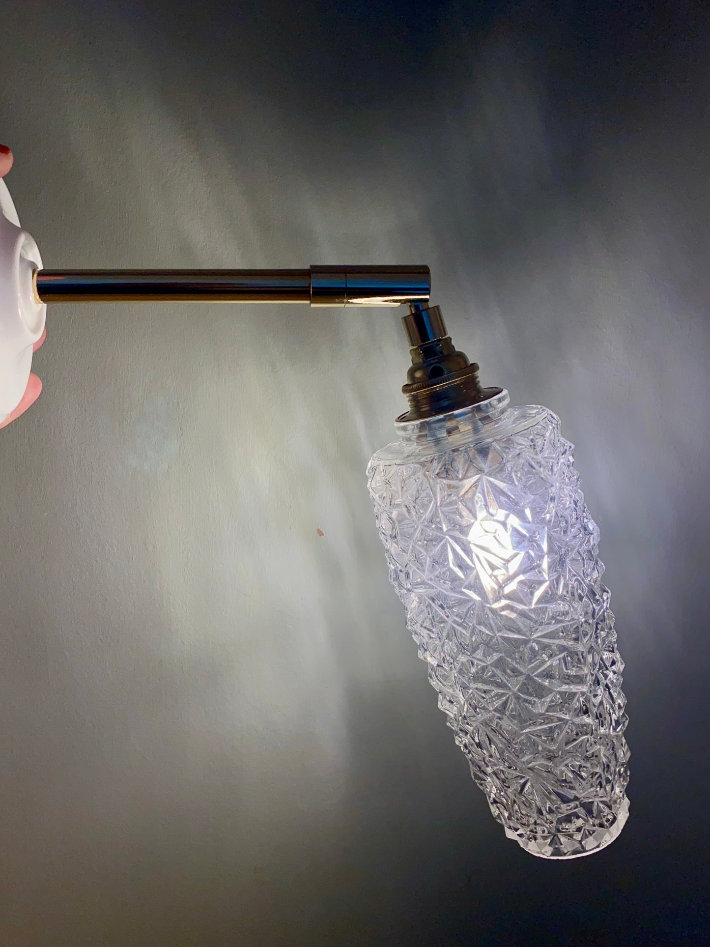 Applique tulipe vintage en verre pointe de diamant