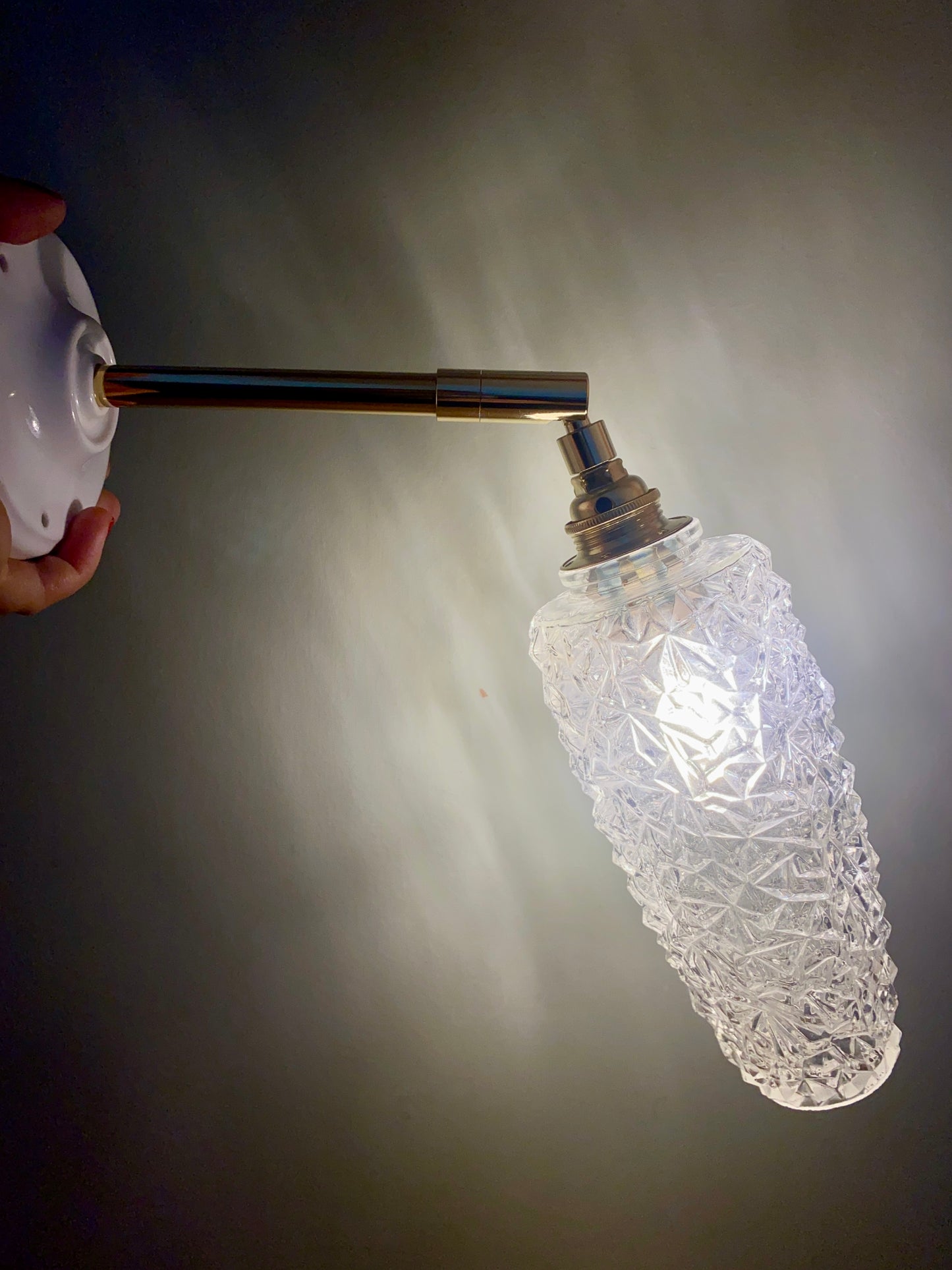 Applique tulipe vintage en verre pointe de diamant