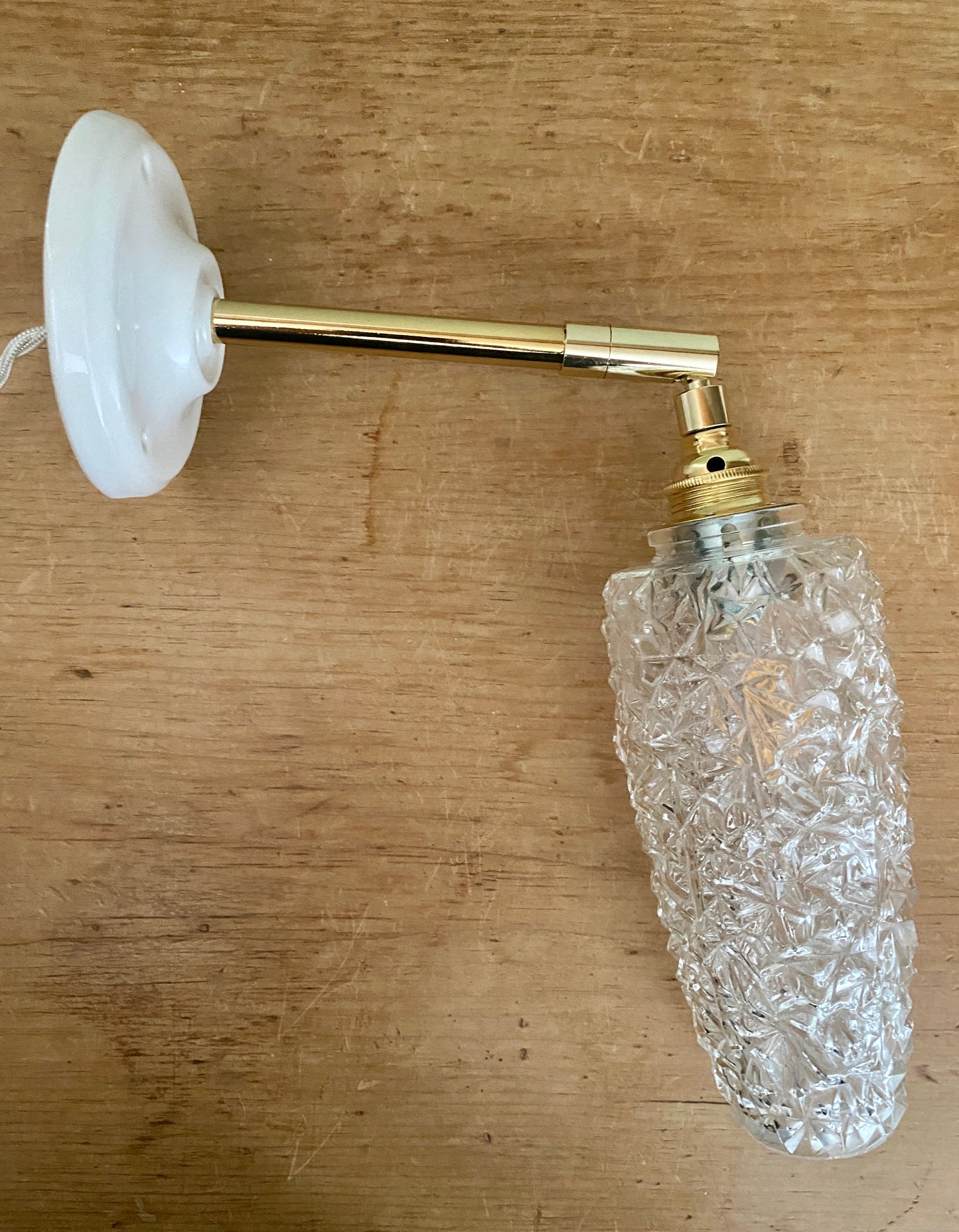 Applique tulipe vintage en verre pointe de diamant