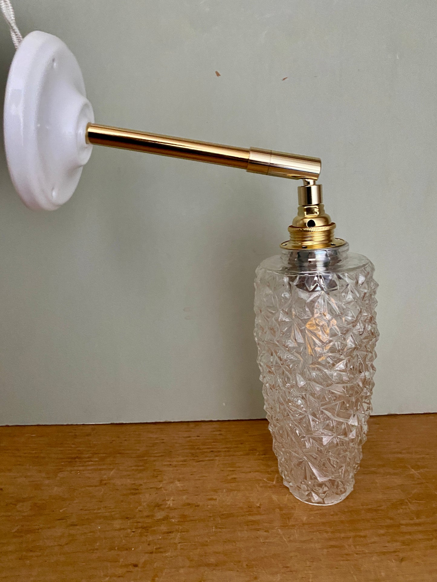 Applique tulipe vintage en verre pointe de diamant