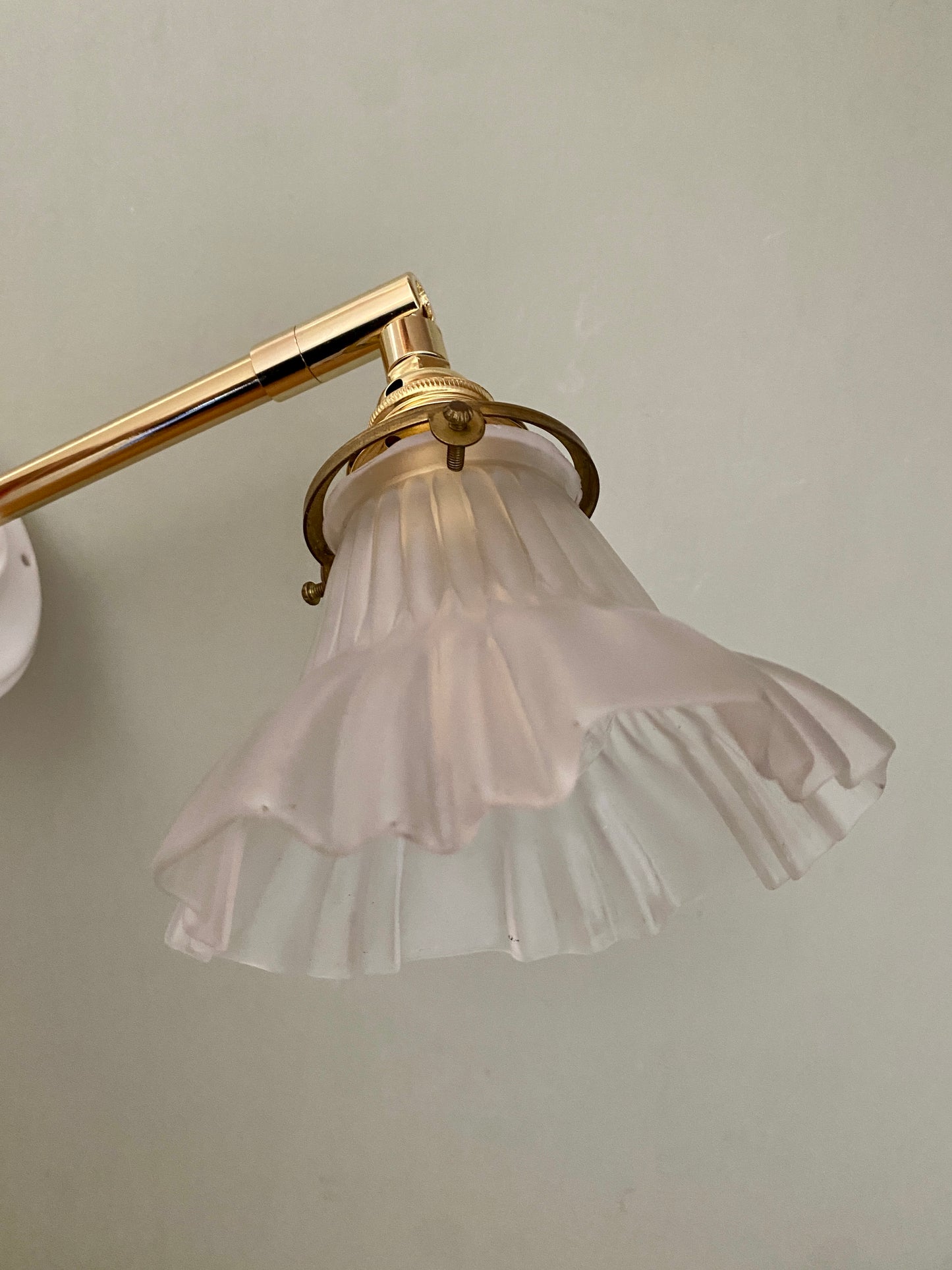 Applique tulipe vintage art déco en verre dépoli