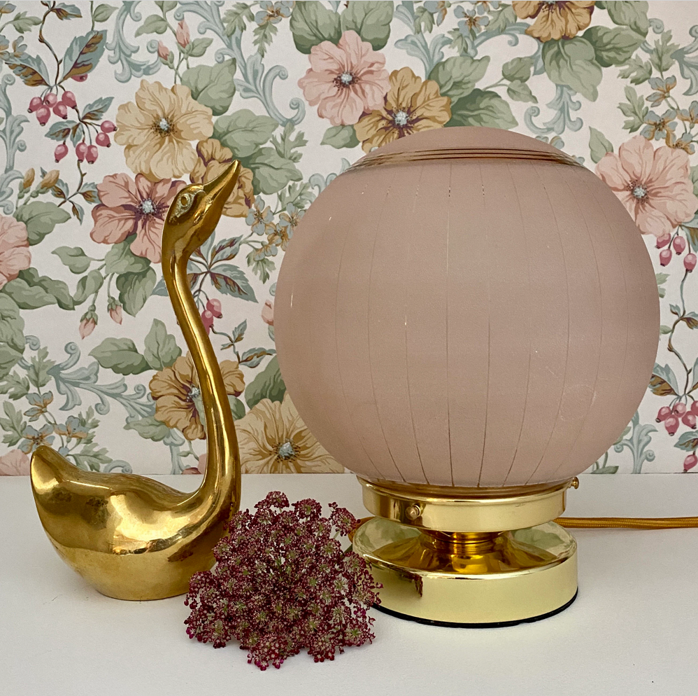 Lampe à poser globe vintage art déco en verre granité rose